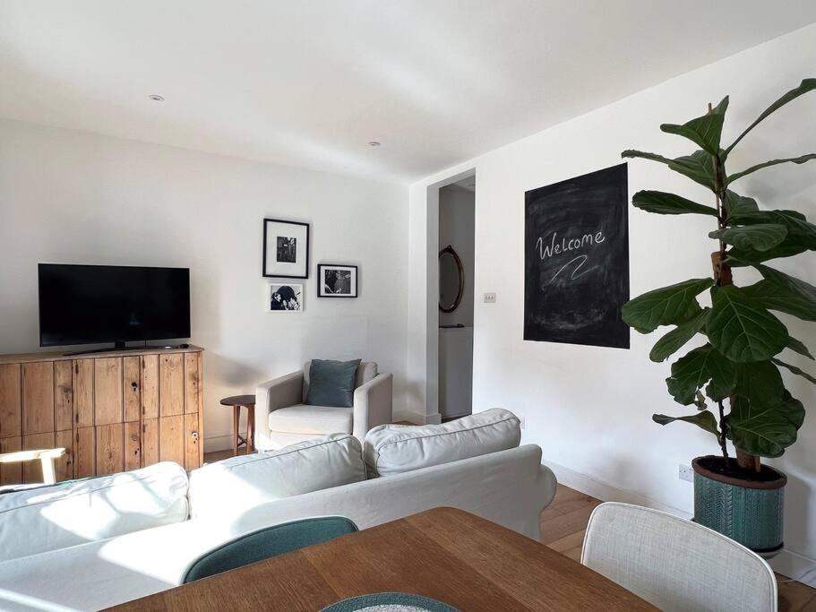 Poets Rest, Free Parking, Ev Socket Fees Apply Walk To Beach Brighton Exterior photo